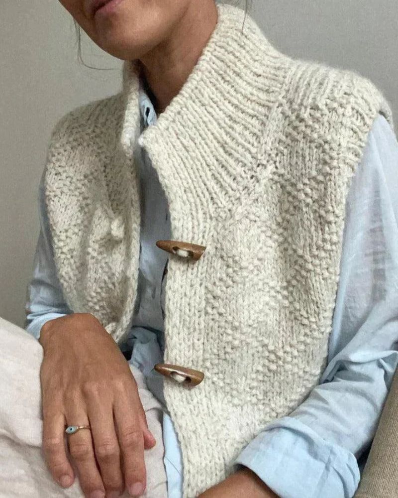 Anna & Rose | Camila | Sophisticated Sleeveless Knit Vest