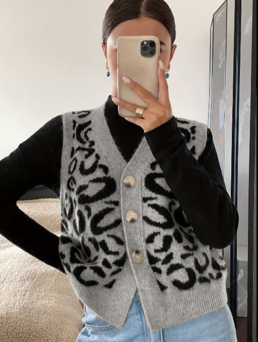 Javera™ - Cozy Leopard Accent Sweater Vest